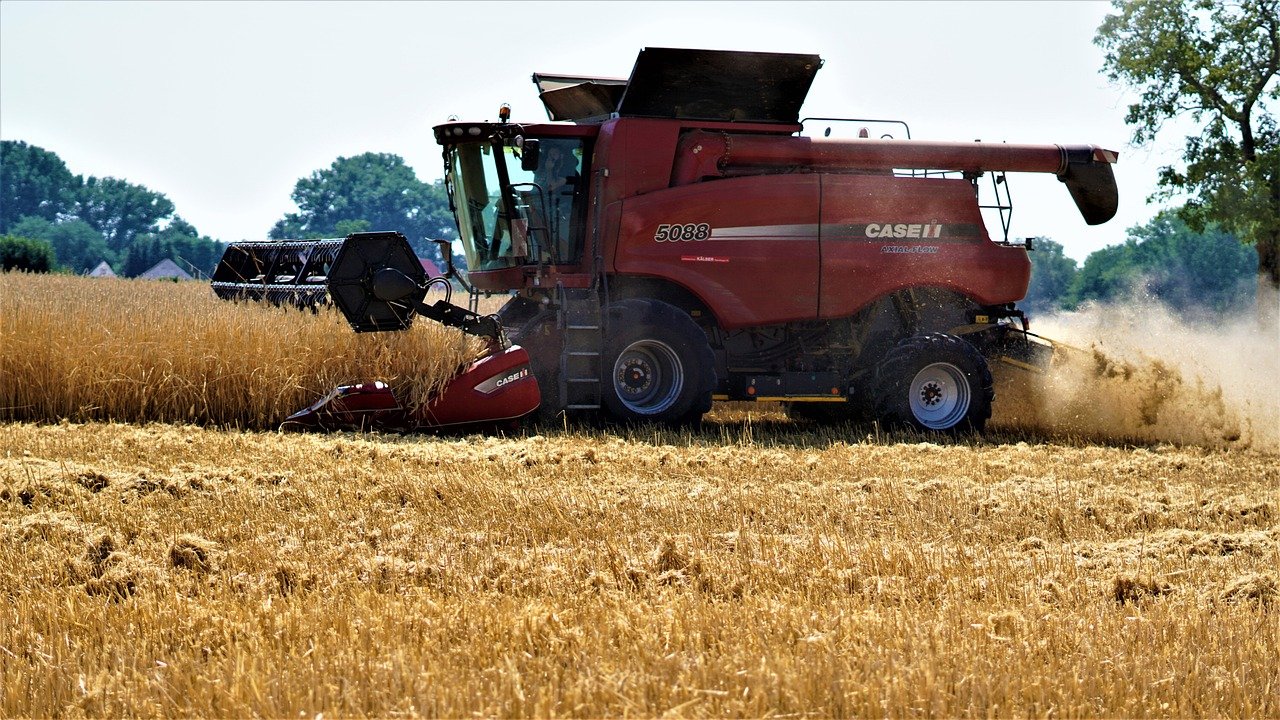 Combine Harvest Machine